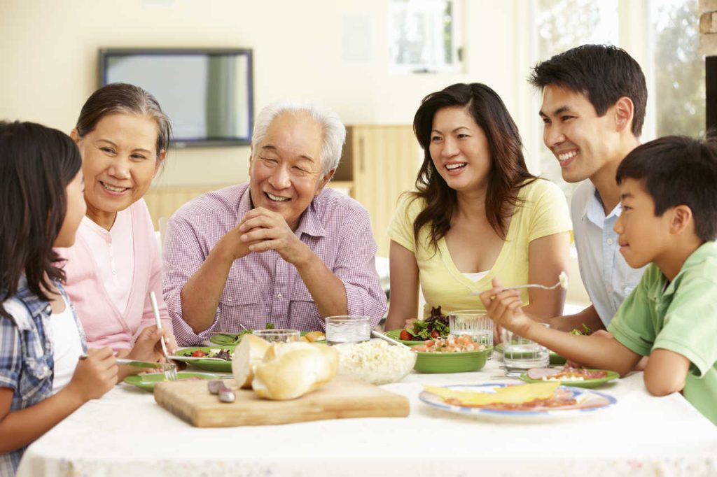 Ways to Spend this Thanksgiving with Your Family and Nanny