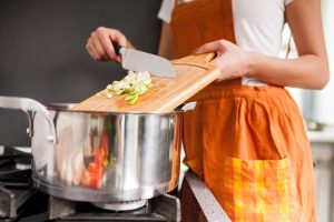 Looking for English Speaking Maid with Chef Background