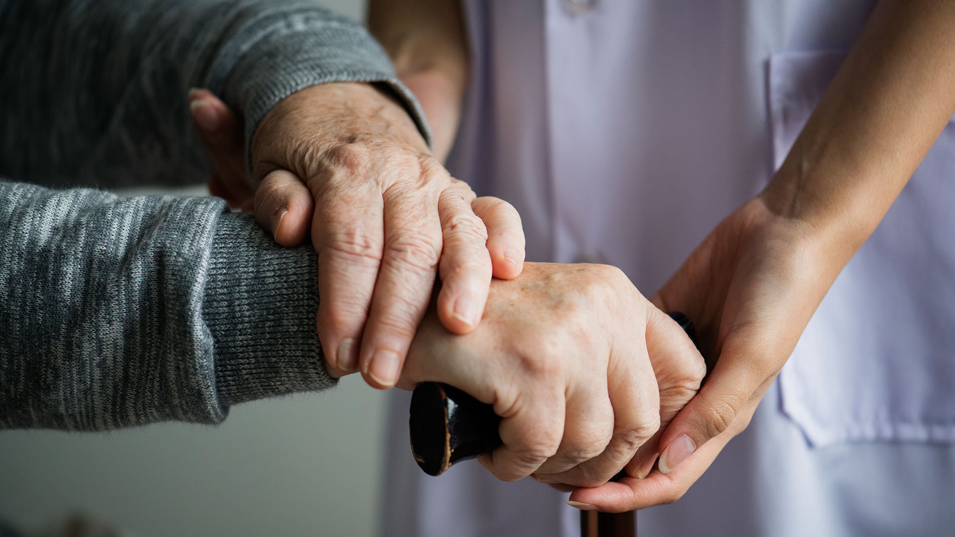 senior caregiver for elder with health conditions